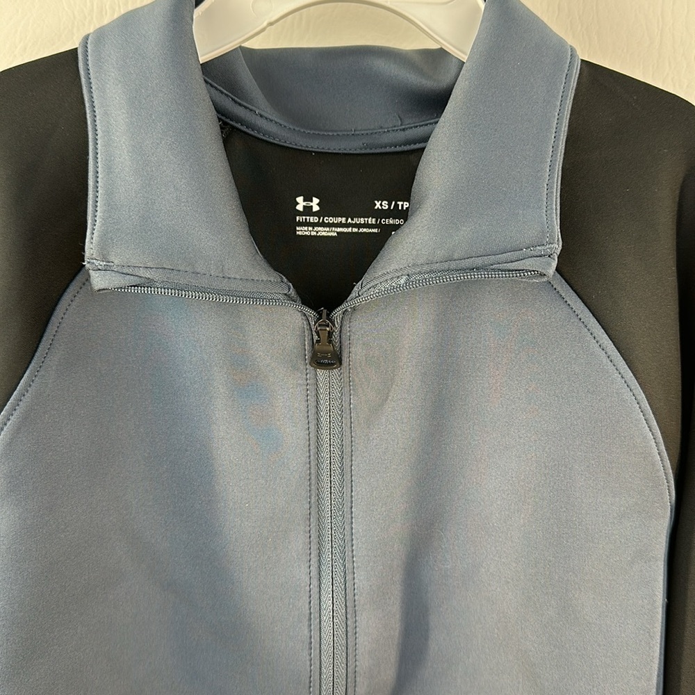 Under Armour Half Zip Pull Over Activewear Top, XS - Picture 2 of 11